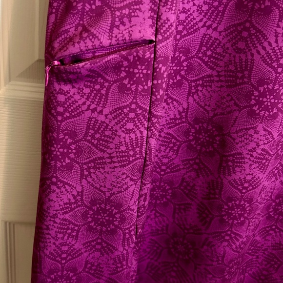 LL Bean women’s Sports dress, plum colored pattern - Picture 2 of 4